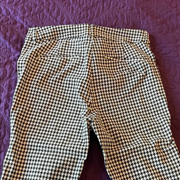 Old Navy Black and White Houndstooth Skinny Jeans - Picture 3 of 3